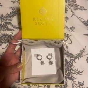 NWT Kendra Scott Starburst Earrings